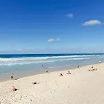 Beach Side Apartment Managed By Gold Coast Premium